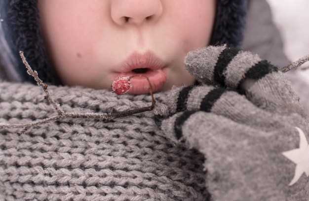 Связь между стрессом и появлением простуды на губах
